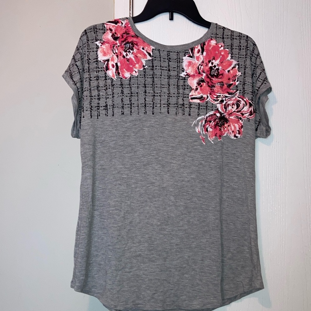 APT. 9 💐Women’s Floral Crew Neck Blouse Medium NWOT